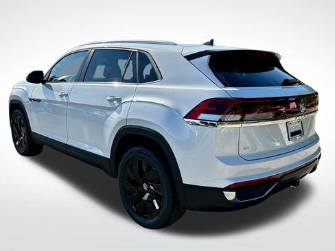 New 2026 Volkswagen Atlas Cross Sport SE FWD image 7