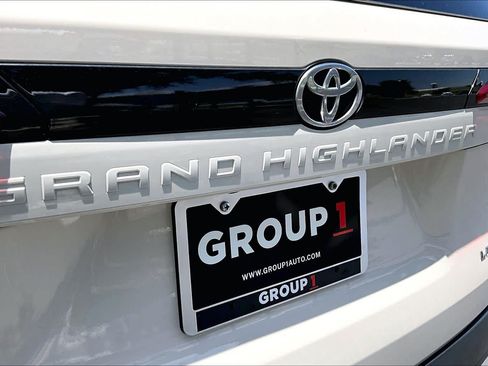 Used 2024 Toyota Grand Highlander FWD image 10