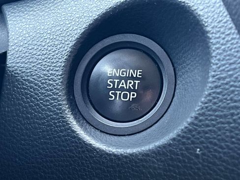 Used 2024 Toyota Corolla Cross LE FWD image 21