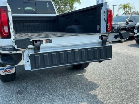 Used 2022 GMC Sierra 2500 SLT w/ SLT Premium Package image 19