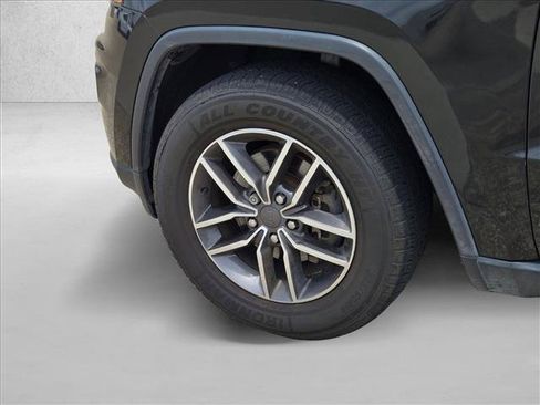 Used 2020 Jeep Grand Cherokee Limited AWD/4WD image 25