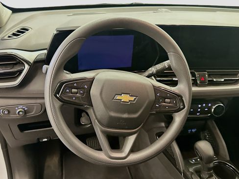 Used 2025 Chevrolet TrailBlazer LT image 18