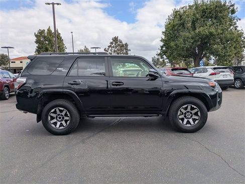 Used 2023 Toyota 4Runner TRD Off-Road Premium image 4