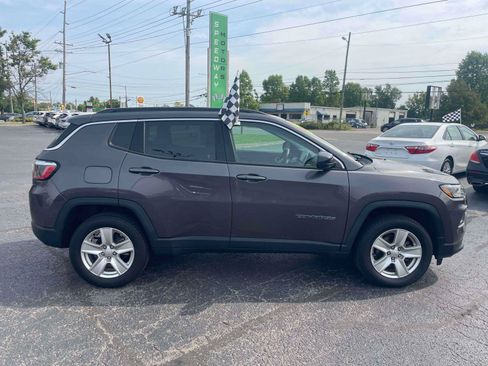 Used 2022 Jeep Compass Latitude w/ Convenience Group AWD/4WD image 10