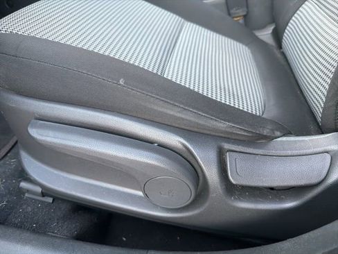 Used 2021 Hyundai Kona SE image 17