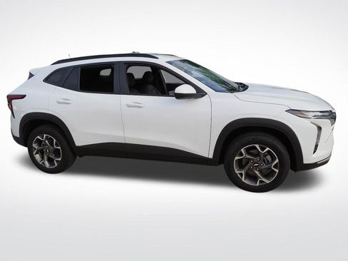 Used 2024 Chevrolet Trax LT FWD image 5
