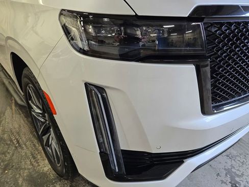 Used 2021 Cadillac Escalade Sport w/ Driver Assist Tech Package image 4