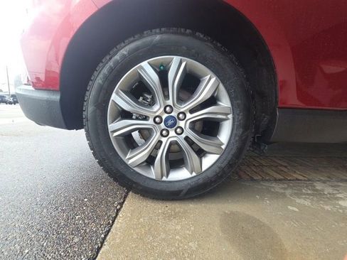 Used 2019 Ford Edge Titanium FWD image 25