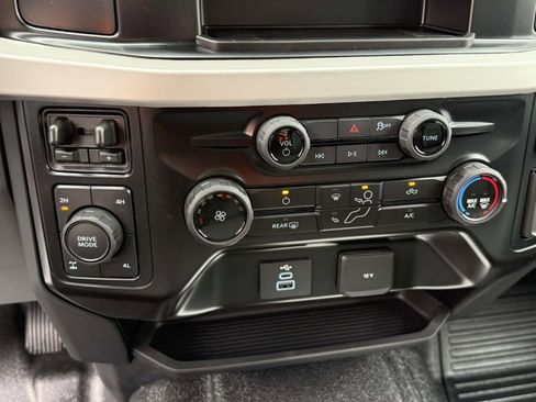 New 2026 Ford F250 XLT w/ FX4 Off-Road Package image 15