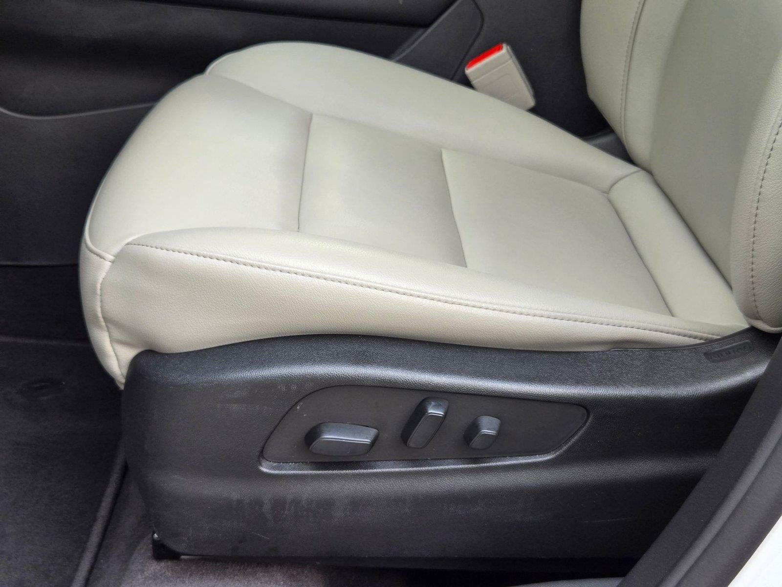 Certified 2023 Cadillac XT4 Luxury w/ Cold Weather Package FWD image 25