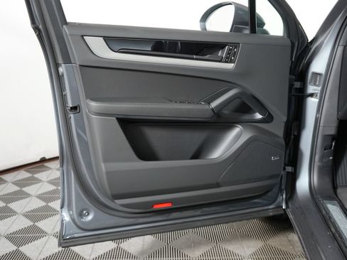 New 2026 Porsche Cayenne AWD/4WD image 14