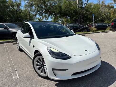 Used 2023 Tesla Model 3 Standard Range image 4