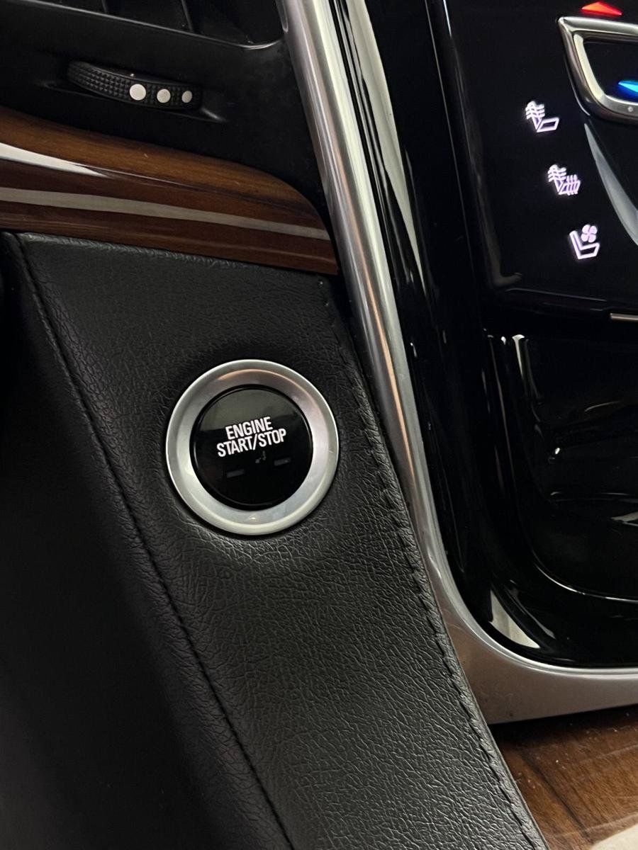 Used 2016 Cadillac Escalade Luxury AWD/4WD image 8