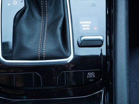 Used 2022 Jeep Compass Limited image 18