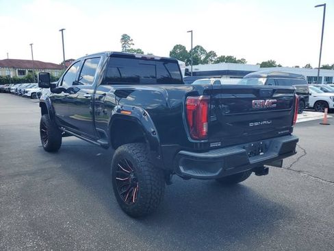 Used 2021 GMC Sierra 2500 Denali w/ Denali Black Diamond Edition AWD/4WD image 3