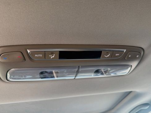 Used 2025 Kia Telluride S AWD/4WD image 29
