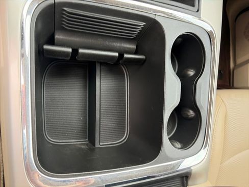 Used 2015 RAM 1500 Laramie w/ Convenience Group image 21