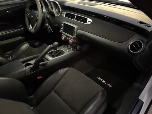 Used 2014 Chevrolet Camaro ZL1 RWD image 39