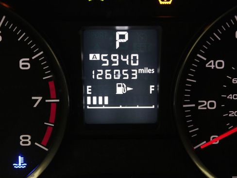 Used 2017 Subaru Crosstrek 2.0i Premium image 3