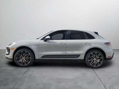 Used 2022 Porsche Macan AWD/4WD image 2
