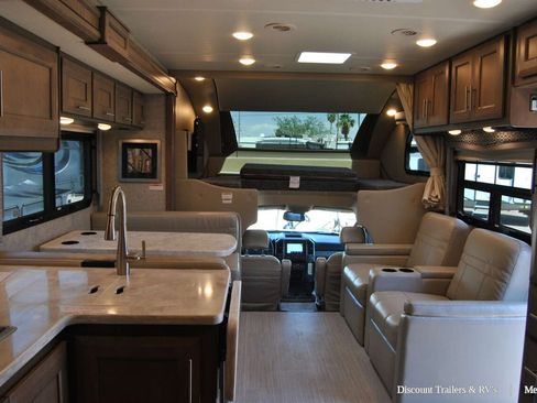 Used 2020 Ford F550 4x4 Regular Cab Super Duty w/ XLT Value Package image 7