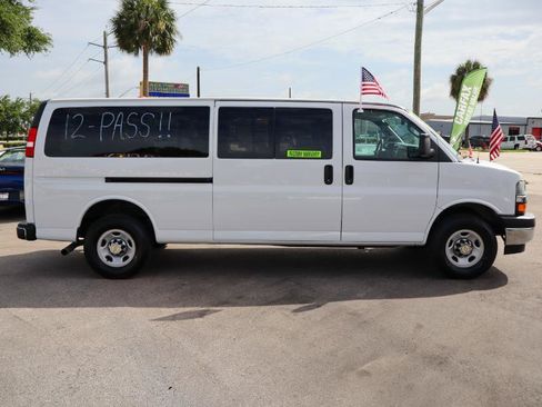 Used 2024 Chevrolet Express 3500 LT w/ LT Preferred Equipment Group RWD image 7