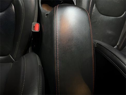 Used 2019 Jeep Cherokee Trailhawk image 31