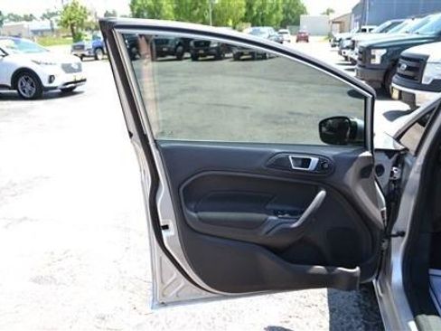 Used 2016 Ford Fiesta SE FWD image 10