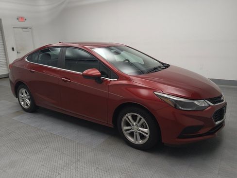 Used 2018 Chevrolet Cruze LT w/ Convenience Package FWD image 11