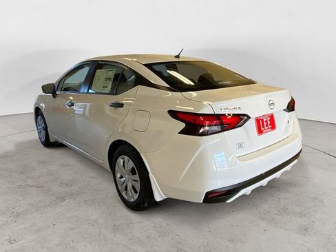 New 2025 Nissan Versa S w/ Trunk Package FWD image 3