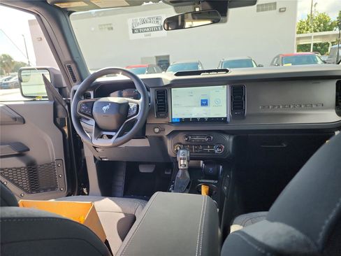 New 2025 Ford Bronco 4-Door image 22