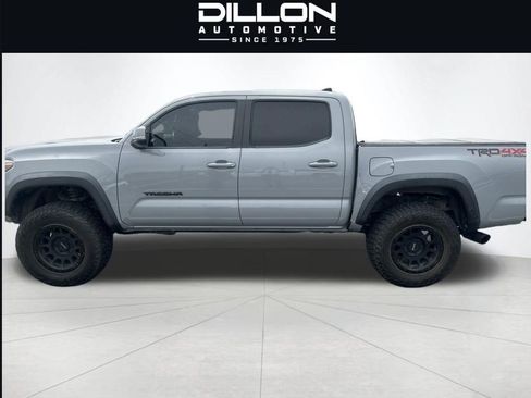 Used 2019 Toyota Tacoma TRD Off-Road AWD/4WD image 2