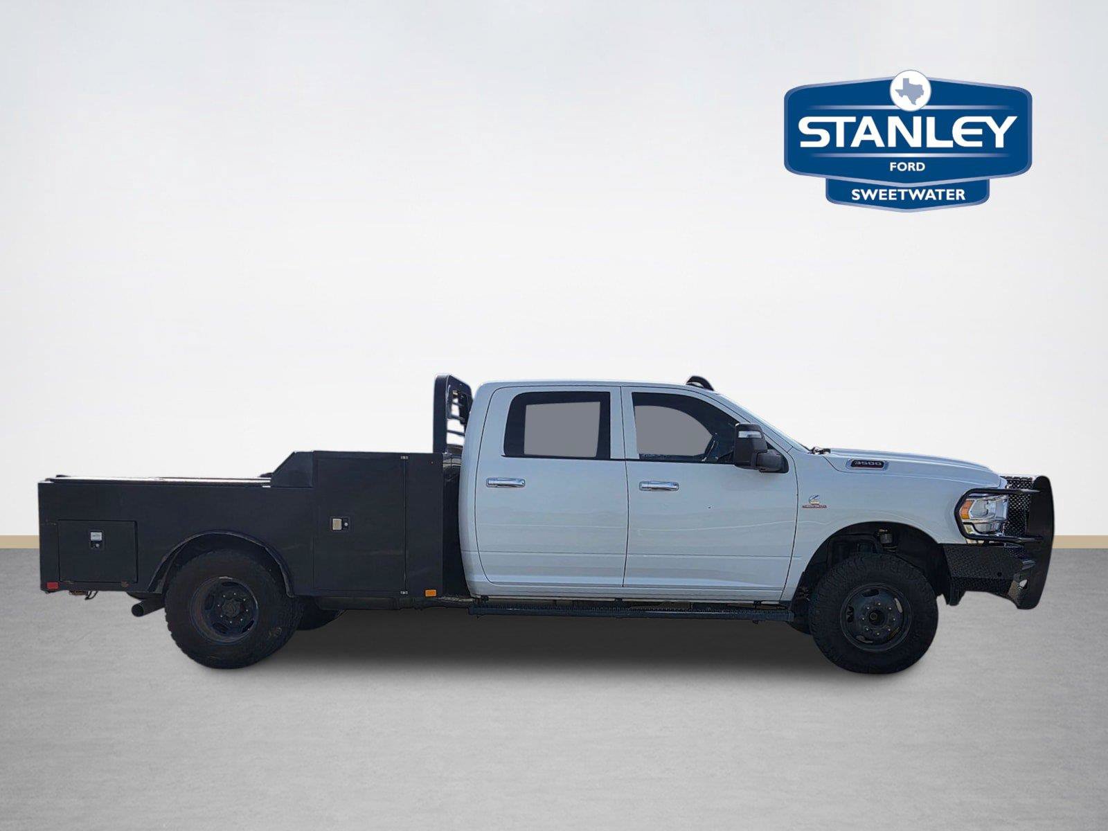 Used 2024 RAM 3500 Tradesman w/ Chrome Appearance Group AWD/4WD image 12