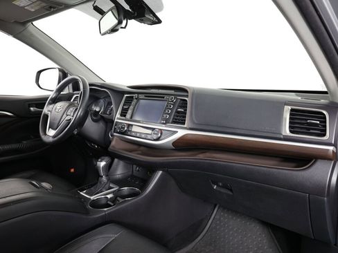 Used 2014 Toyota Highlander Limited Platinum image 24