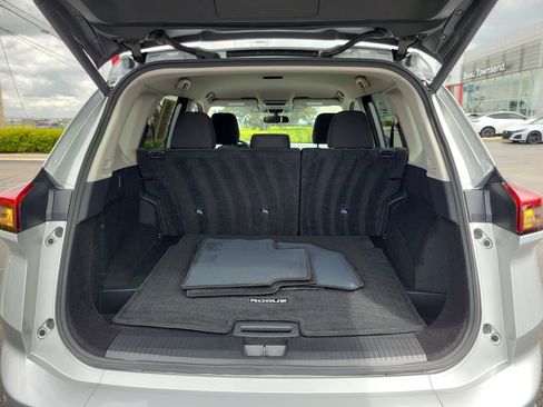 Certified 2025 Nissan Rogue SV AWD/4WD image 16