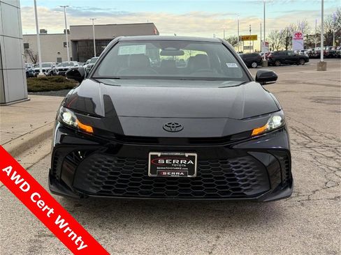 Used 2025 Toyota Camry SE image 8