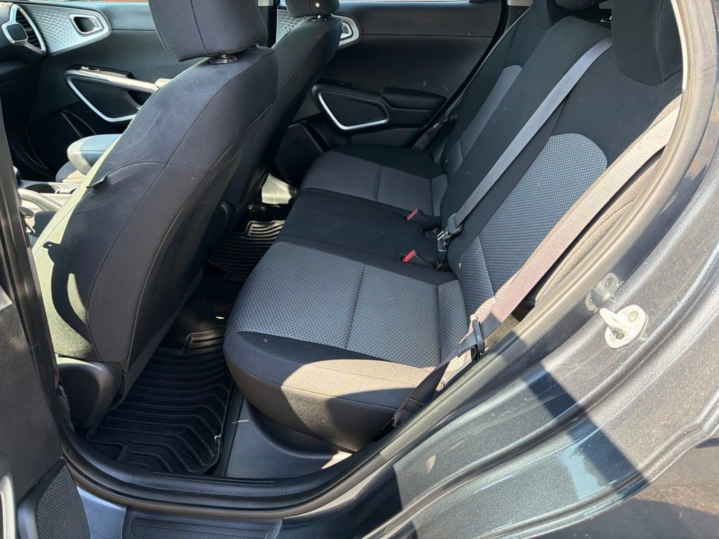 Used 2020 Kia Soul LX FWD image 13