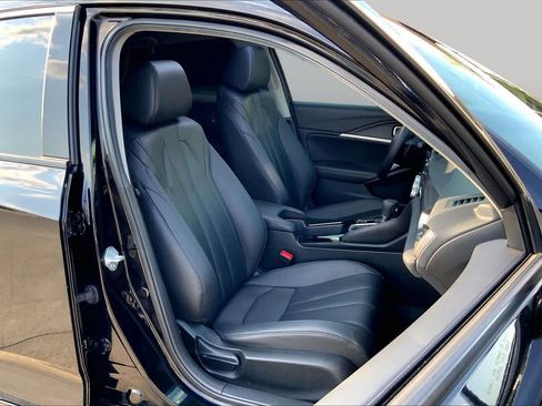 Used 2025 Acura Integra FWD image 9
