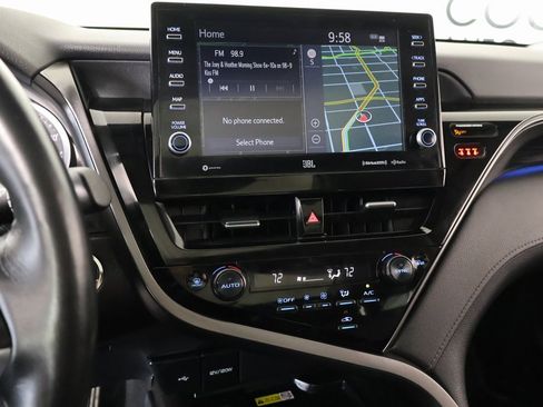 Used 2024 Toyota Camry XLE image 5