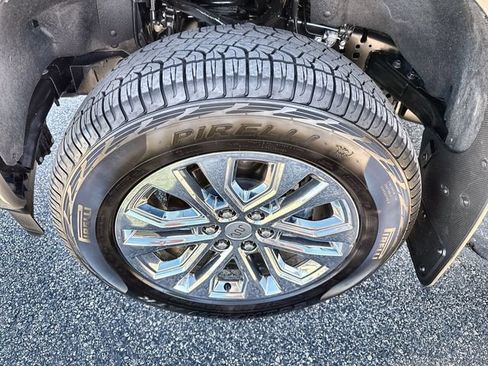 Used 2025 Ford F150 King Ranch w/ FX4 Off-Road Package AWD/4WD image 10