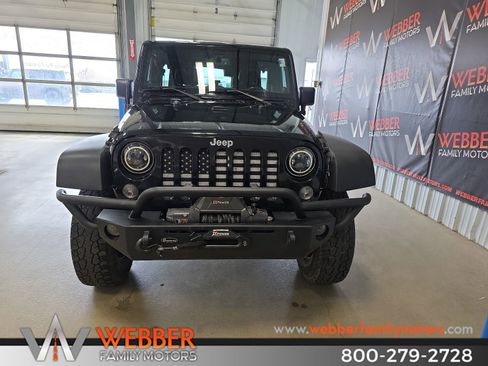 Used 2014 Jeep Wrangler Unlimited Rubicon w/ Connectivity Group AWD/4WD image 2