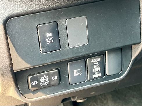 Used 2023 Toyota Tacoma TRD Off-Road AWD/4WD image 10