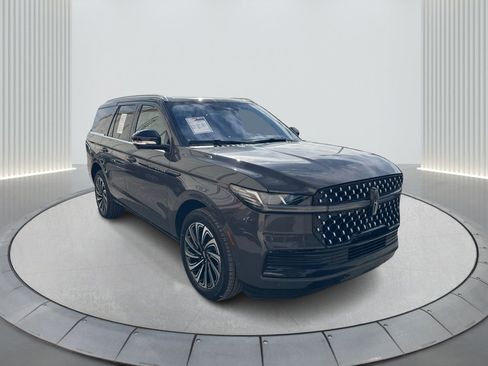 Used 2025 Lincoln Navigator Black Label image 3