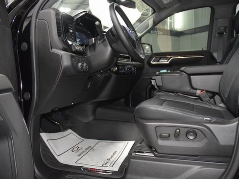 Used 2025 Chevrolet Silverado 1500 RST image 39