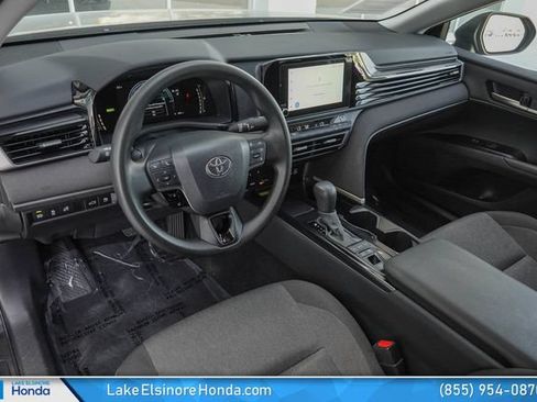 Used 2025 Toyota Camry LE FWD image 17