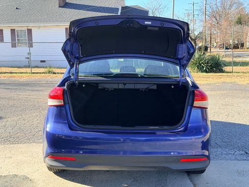 Used 2017 Kia Forte LX image 7