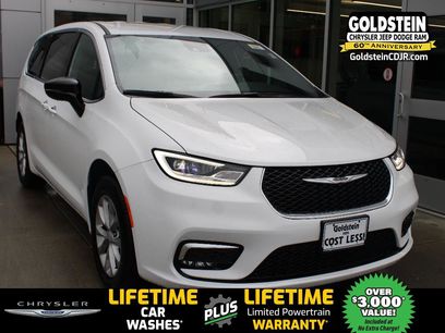 New 2026 Chrysler Pacifica Select