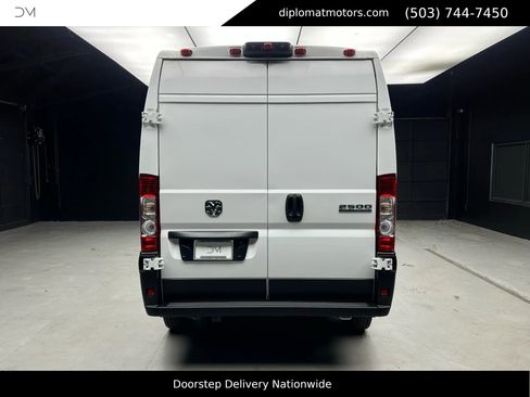 Used 2025 RAM ProMaster 2500 w/ Convenience Group image 5