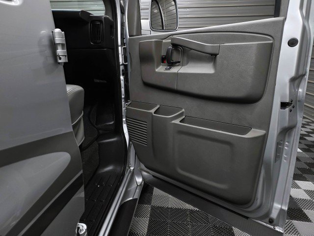 Used 2017 GMC Savana 2500 Extended RWD image 36
