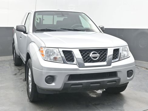 Used 2017 Nissan Frontier SV RWD image 3
